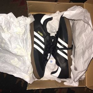 BRAND NEW ADIDAS SAMBAS MENS US 9